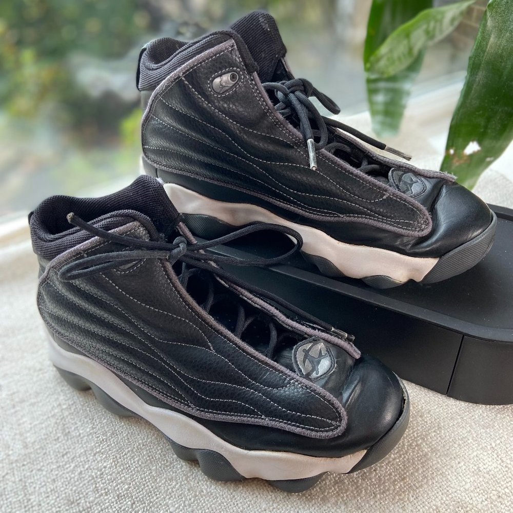 Nike Air Jordan Pro Strong Black White basketball sneakers  Size 6Y